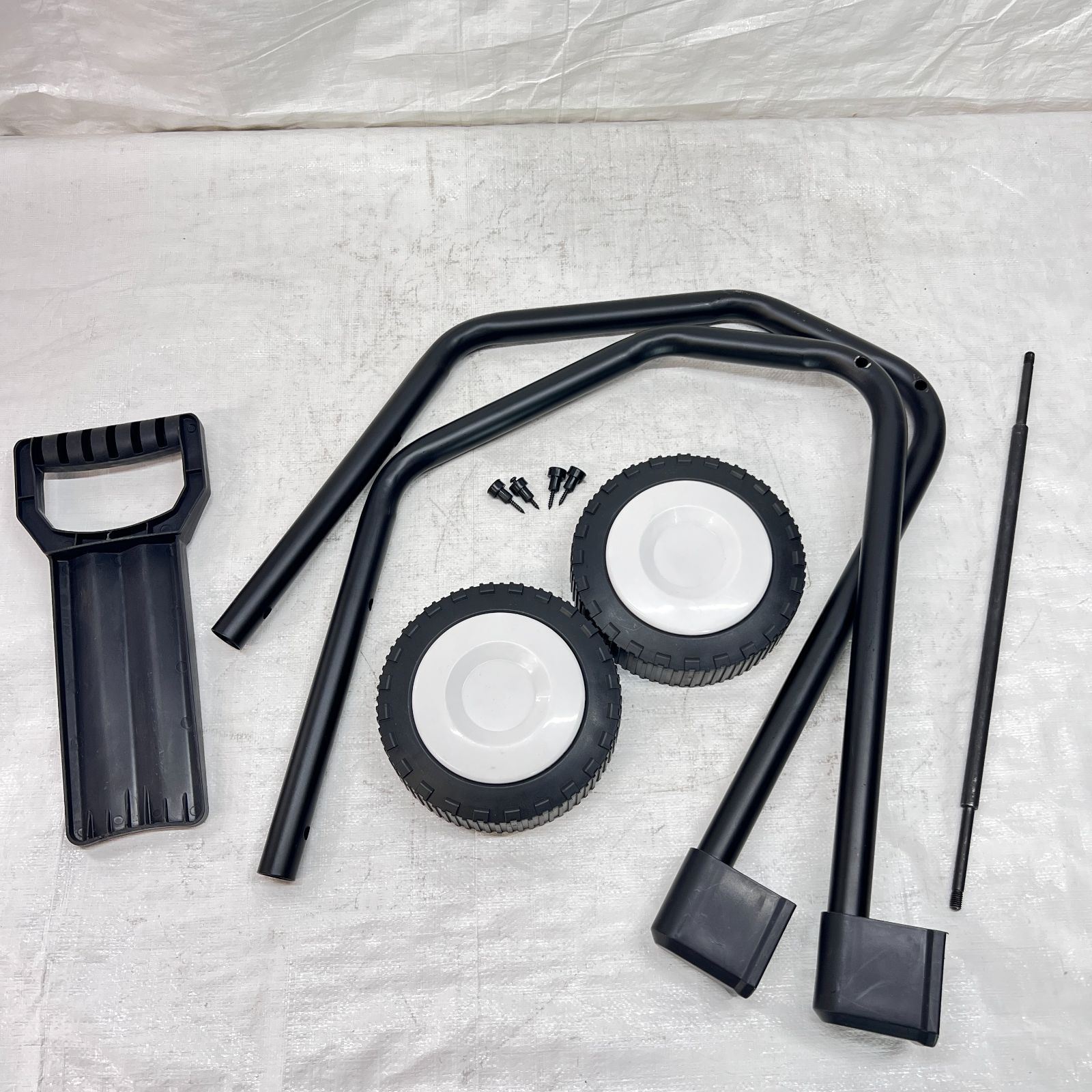 【中古品】【お買い得!】 ガーデンシュレッダー 電動 粉砕機 ウッドチッパー 小型 軽量 押込み棒 ダストBOX付き HG-BSLD02E 【1737-4】 【中古品】【お買い得!】 ガーデンシュレッダー 電動 粉砕機 ウッドチッパー 小型 軽量 押込み棒 ダストBOX付き HG-BSLD02E 【1737-4】