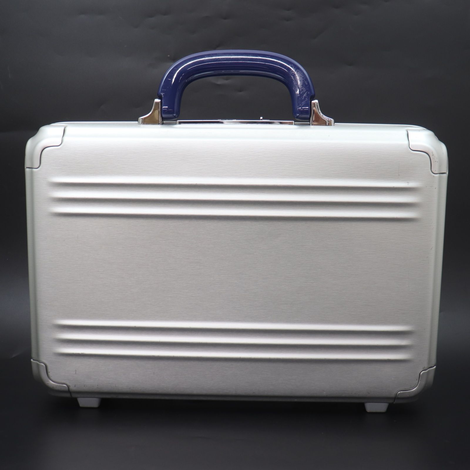 ITOUGLOM45KS ZERO HALLIBURTON ゼロハリバートン パシュート 94211