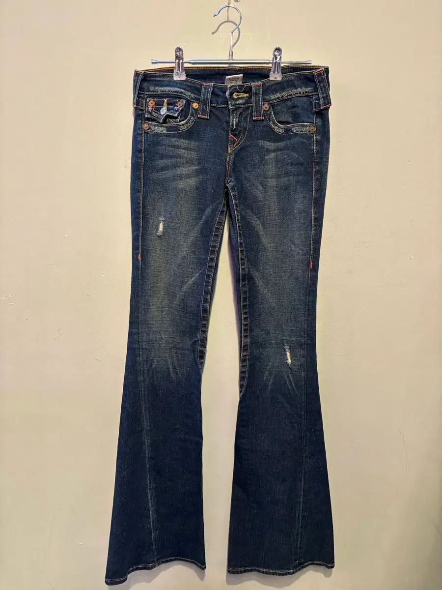 トゥルーレリジョン 正規品 ブーツカットデニムパンツ