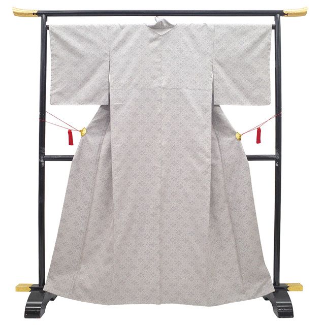 ♦️正絹　袷　お召し　幾何学市松模様　身丈（肩から）162㎝ 新古品】 御召 着物 未使用 正絹 袷 お召 先染め 薄梅鼠色 灰紫 若松