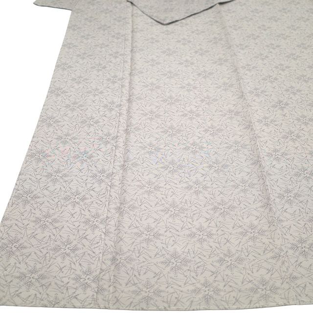 ♦️正絹　袷　お召し　幾何学市松模様　身丈（肩から）162㎝ 新古品】 御召 着物 未使用 正絹 袷 お召 先染め 薄梅鼠色 灰紫 若松