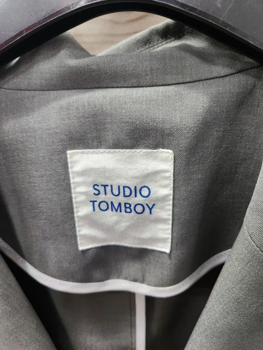 STUDIO TOMBOY スタジオトムボーイ 薄カーキ ブレーザー ジャケット