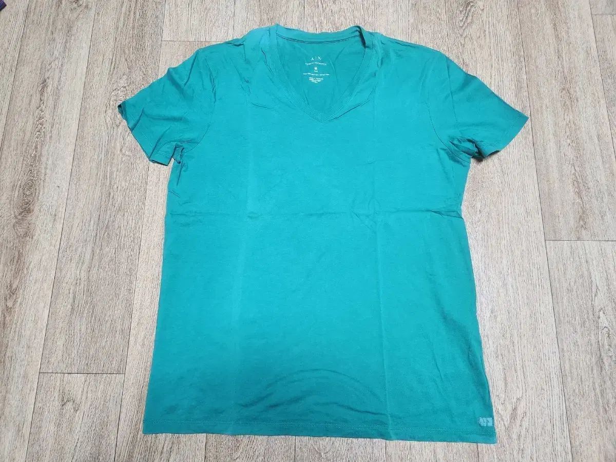 ARMANI EXCHANGE(アルマーニ エクスチェンジ) 緑色 VネックTシャツ 95サイズ