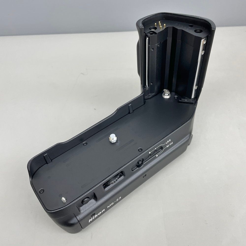 ニコン Nikon フィルムカメラ F4 MB-21バッテリーパック付き - メルカリ