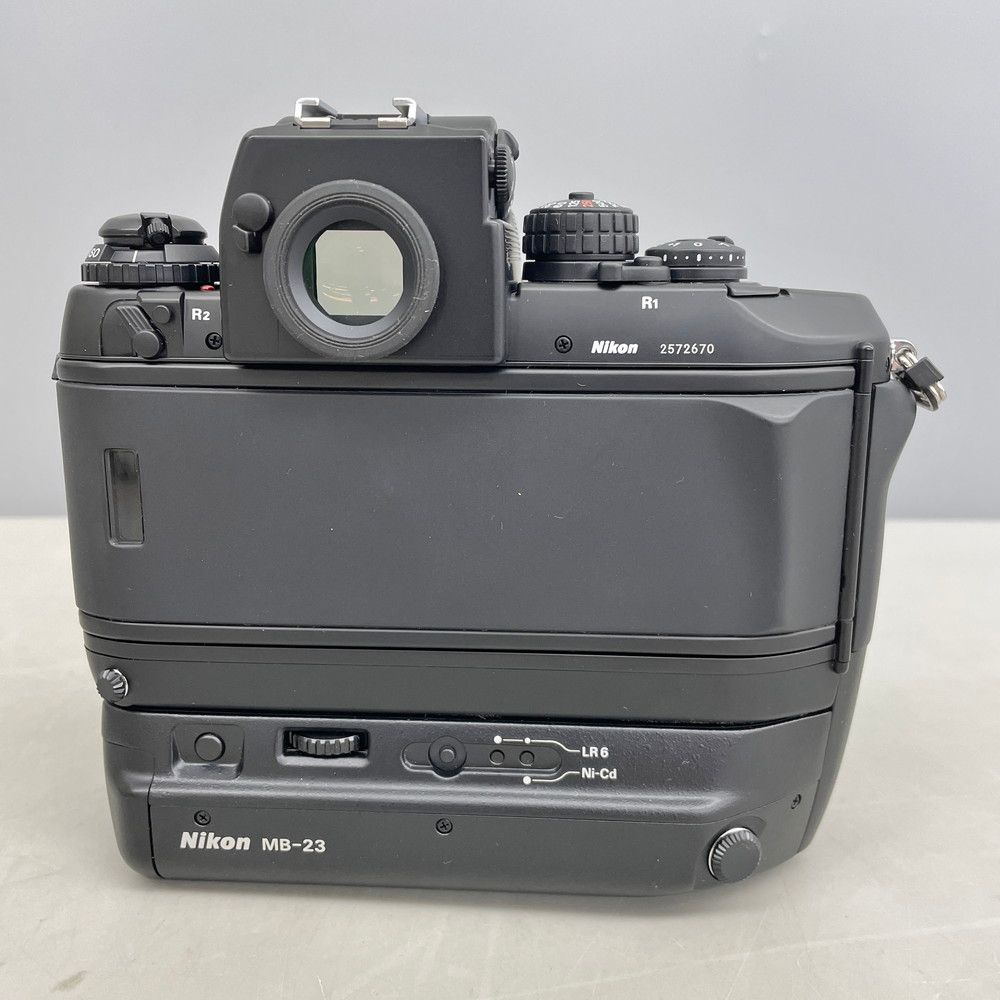 ニコン Nikon フィルムカメラ F4 MB-21バッテリーパック付き - メルカリ