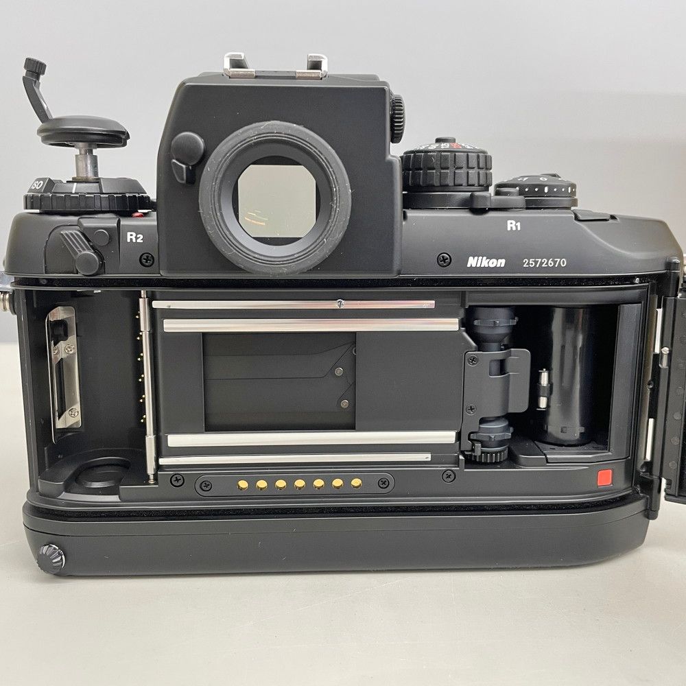 ニコン Nikon フィルムカメラ F4 MB-21バッテリーパック付き - メルカリ