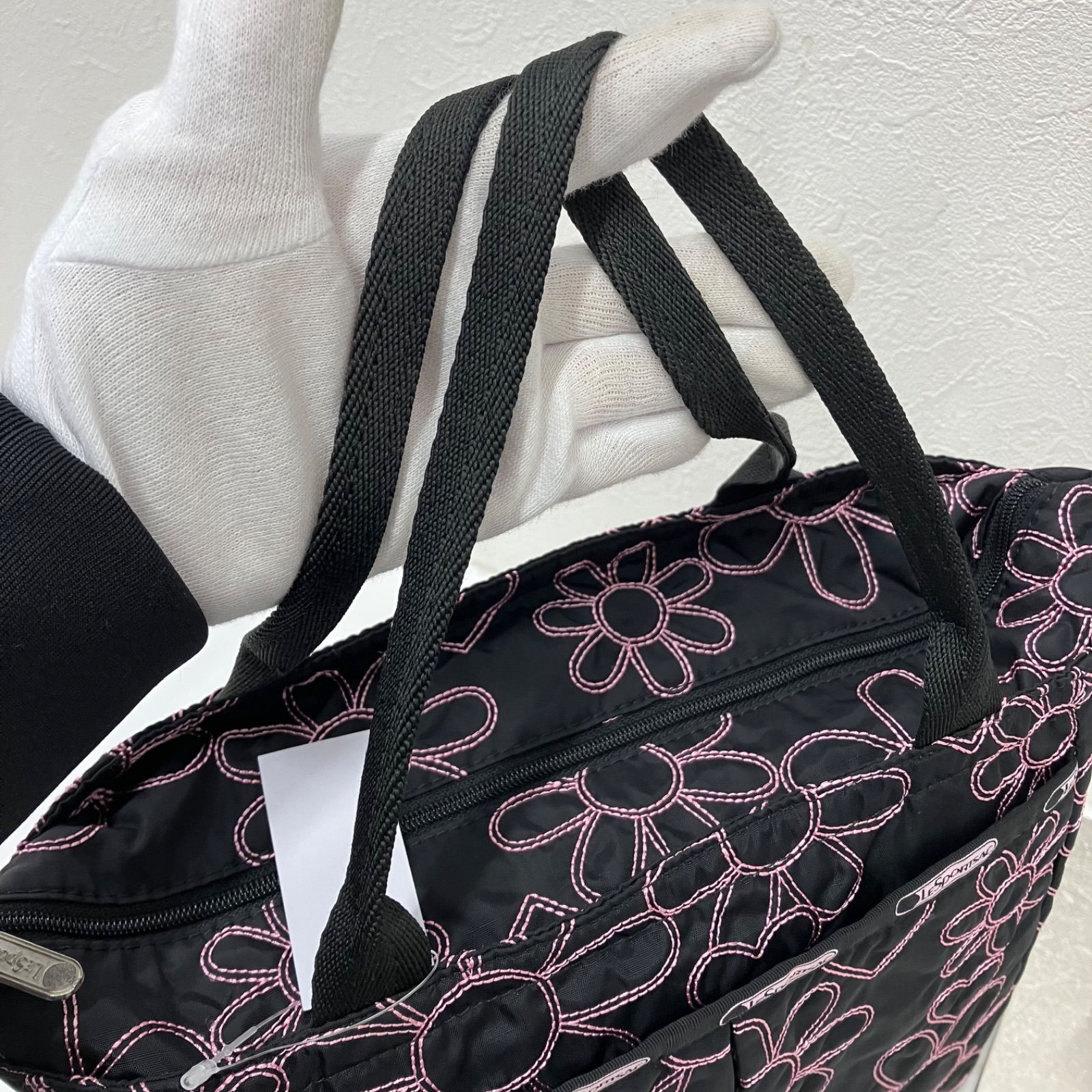 3575 LeSportsac レスポートサック ハンドバッグ 花柄 刺繍 ブラック