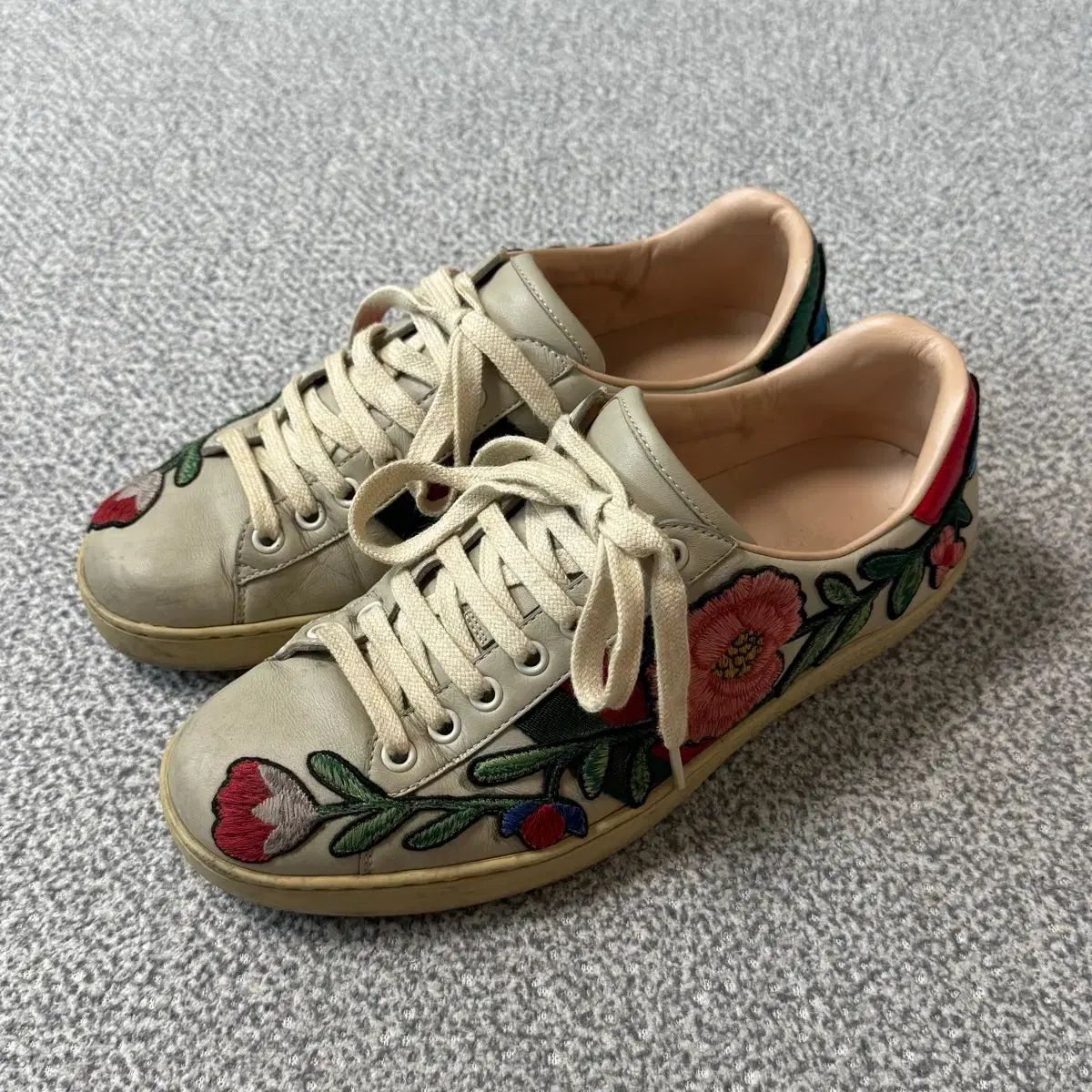 GUCCI グッチ フラワー スニーカー 250