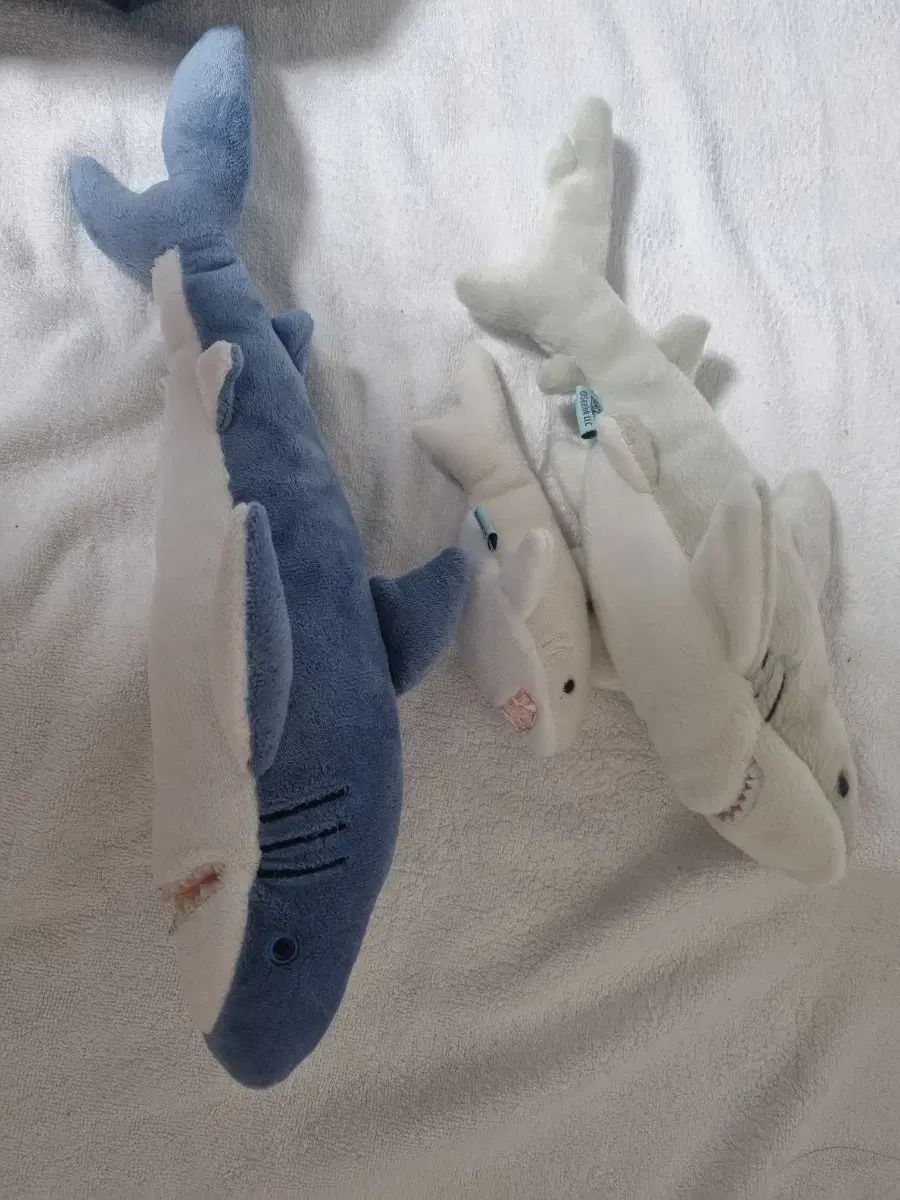 青と白のサメのぬいぐるみ 約30cm 安い，定番】 サメ ぬいぐるみ セット ブルー/白 飾り用