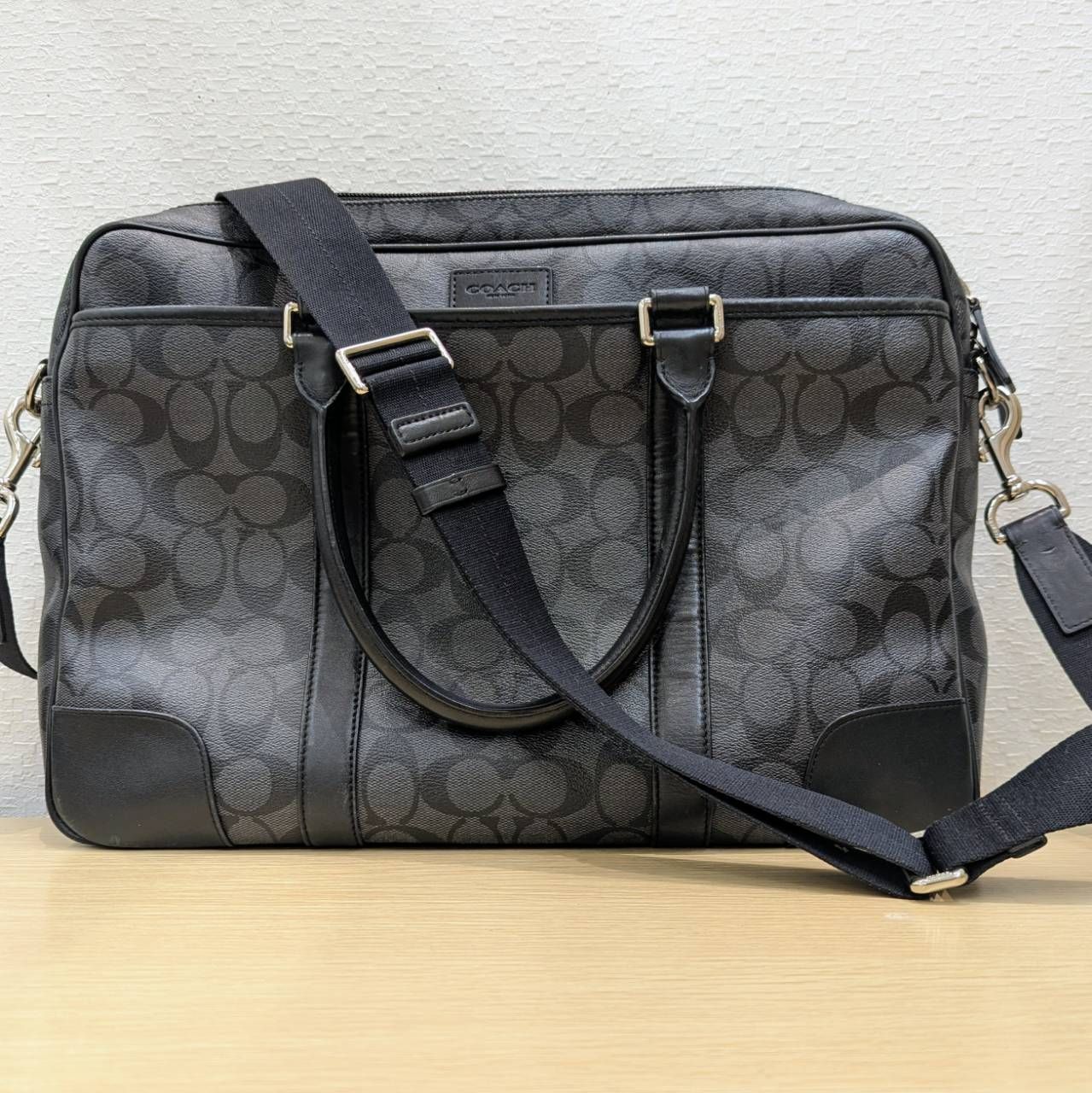 【亘】COACH コーチ メンズ A4ファイル対応 PVC素材 ビジネスバッグ ヘリテージ・シグネチャー・スリムジップトップブリーフ（ブラック）F71168【8135MO】E28 7,100円