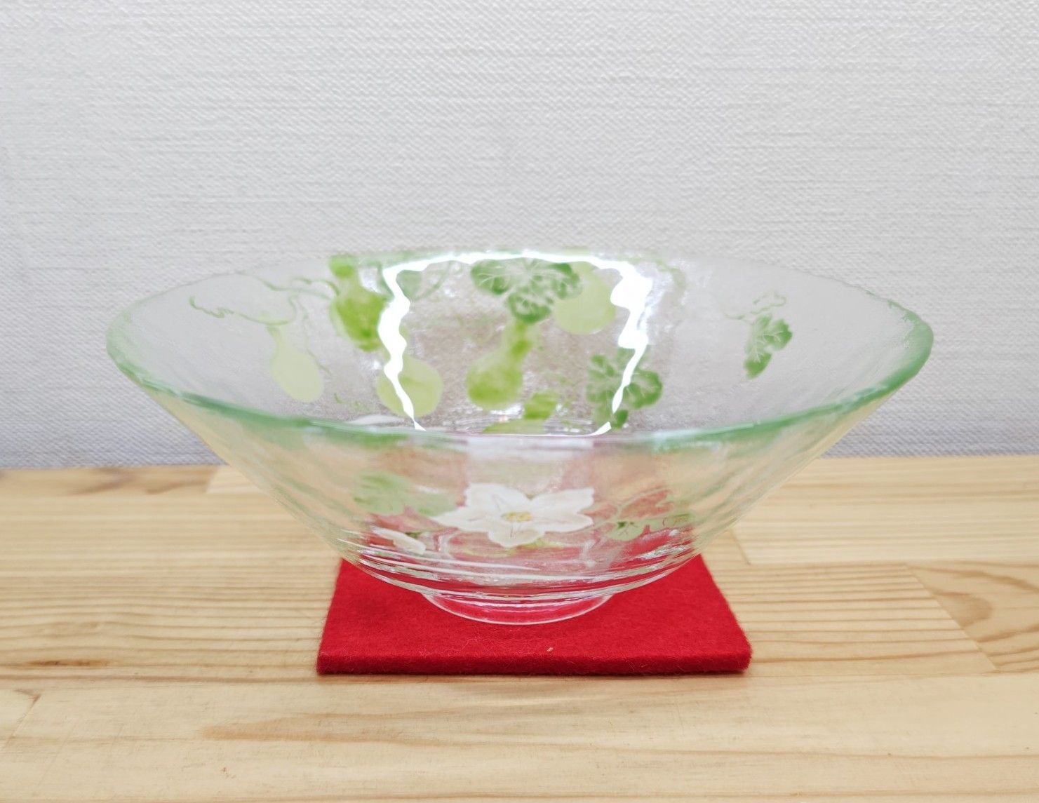 【逢絢亭・新品】茶道具 茶碗 平茶碗 義山 瓢箪の絵 工芸ガラス 超耐熱ガラス 山岡善高 紙箱入り