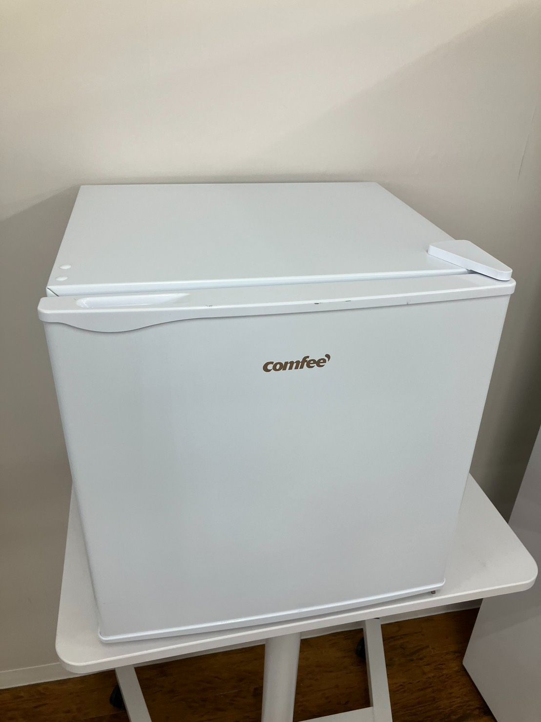 comfee 1ドア冷蔵庫 2025年製 45L RCD45WH/E 管理番号26.05.28 - メルカリ