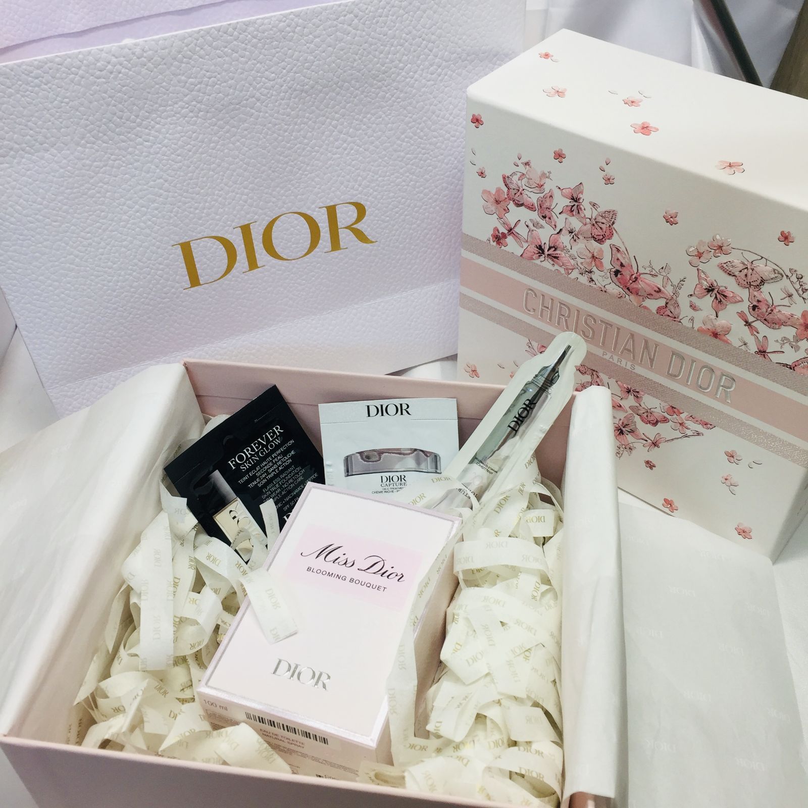 S【未使用】Miss Dior BLOOMING BOUQUET 100ml ディオール 香水 ギフトボックス ショッパー付き