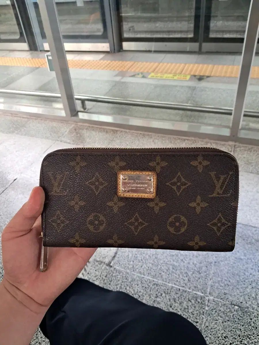 ルイヴィトン モノグラム ウール 財布 ブラウン