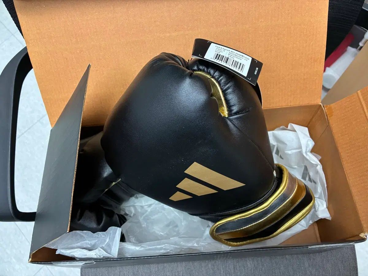ボクシンググローブ adidas アディダス スピード 501 バックル ブラック/GOLD 14oz 新品
