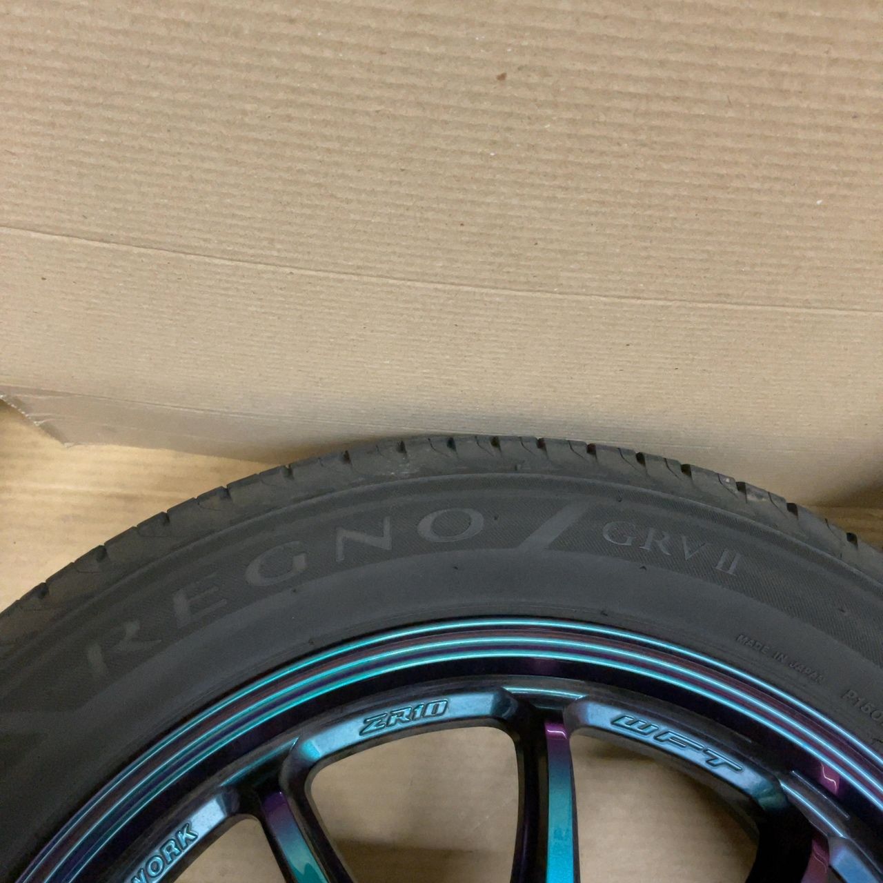 4穴PCD100 WORK EMOTION ZR10 17インチ 7.0J +47 205/55R17 タイヤ