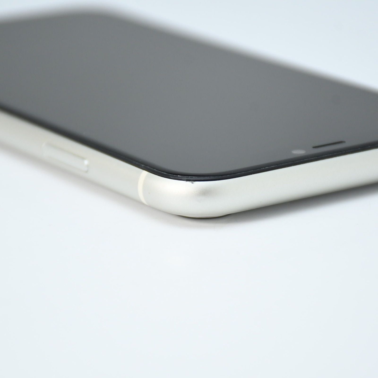 純正バッテリー最大容量81％】SIMフリー iPhone11 64GB ホワイト