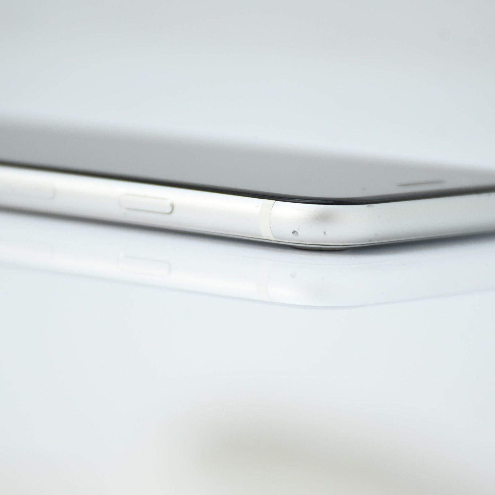 iPhone SE2 128GB ホワイト ジャンク＊レンズ割れ - メルカリ