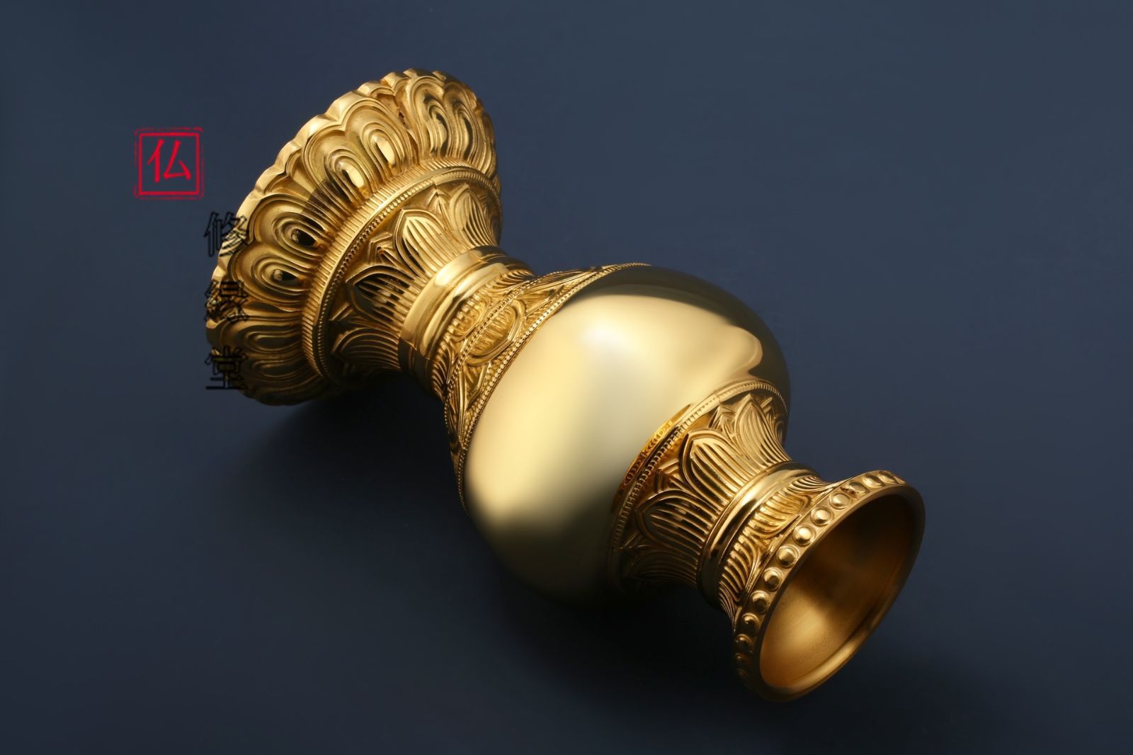 品揃え充実！【修縁堂】密教法具古美術品 真言宗 法器 筋雕り型蓮華