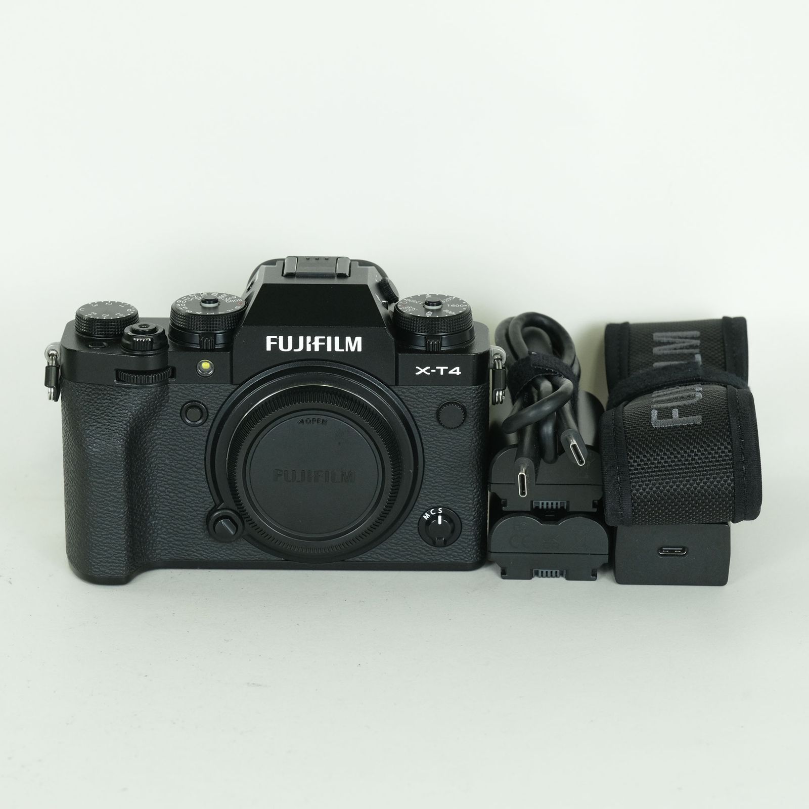良品 | シャッター数2,540回｜バッテリー2個付] FUJIFILM X-T4 [ボディ