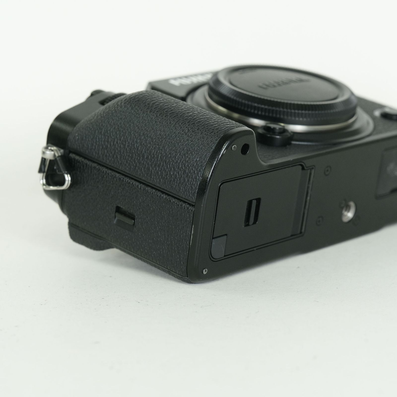 良品 | シャッター数2,540回｜バッテリー2個付] FUJIFILM X-T4 [ボディ