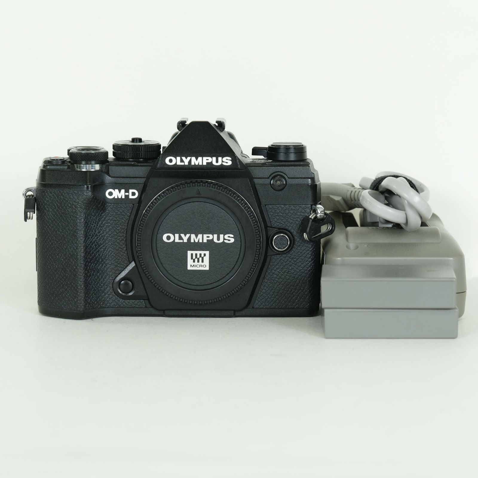 [並品 | シャッター数82,830回｜バッテリー2個付] OLYMPUS OM-D E-M5 Mark III [ボディ ブラック] | マイクロフォーサーズマウント