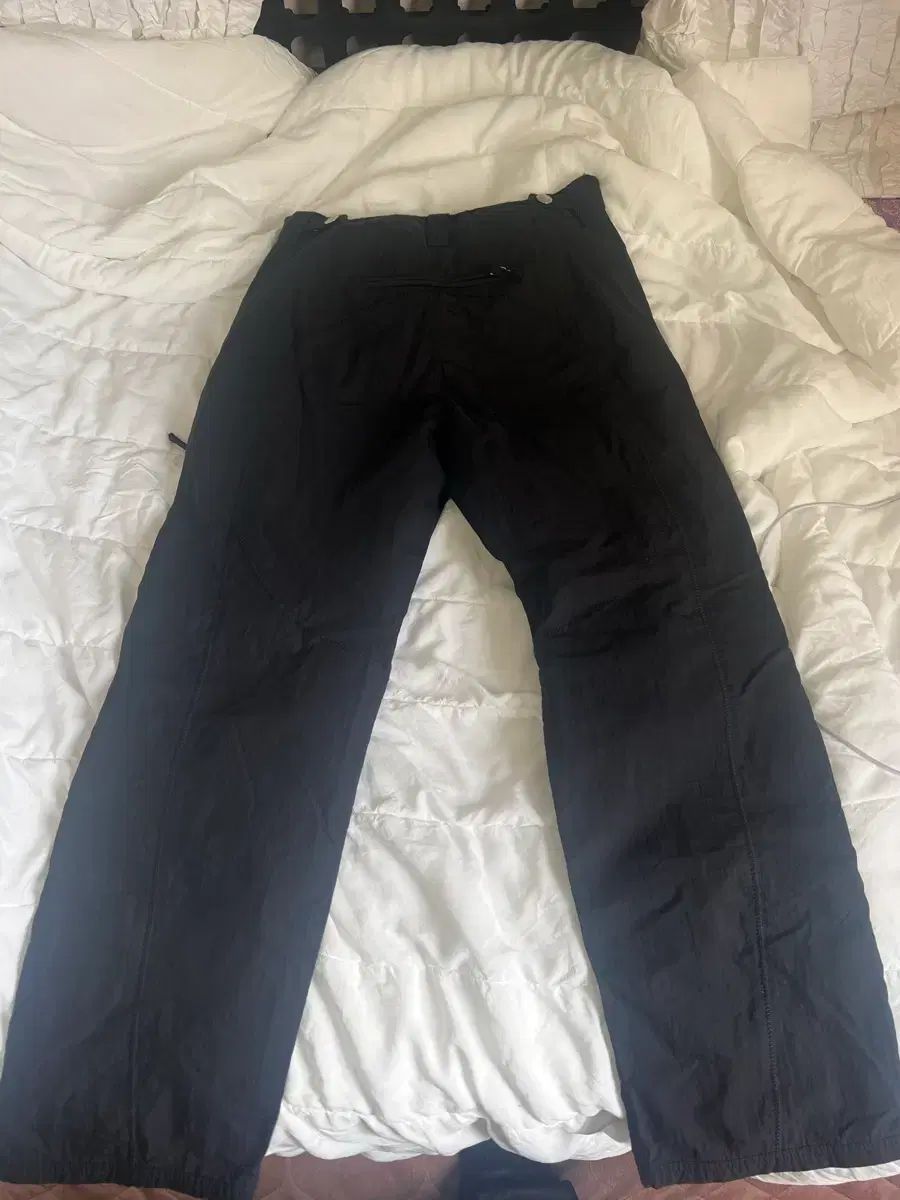 EXTRA ODDINARY PARACHUTE PANTS BLACK