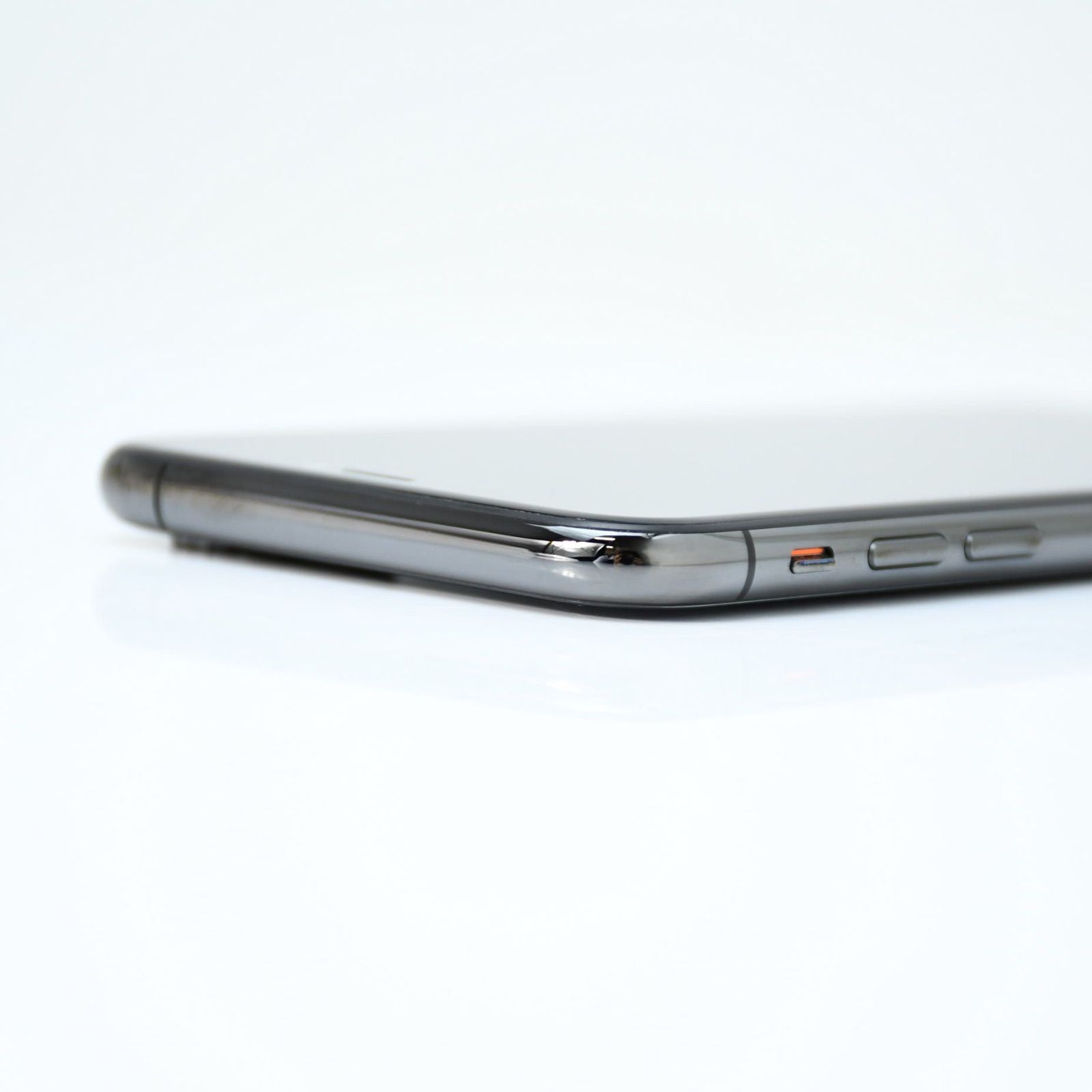 液晶美品＊純正バッテリー83％】SIMフリー iPhone XS 64GB スペース