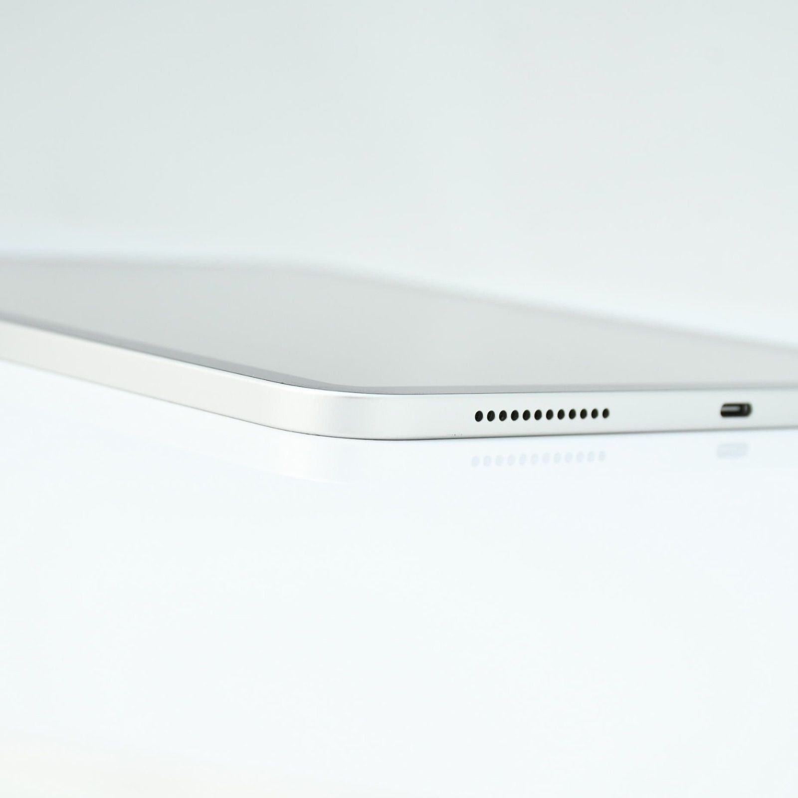 新品同様＊電池100%＊】iPad 第10世代 Wi-Fiモデル 64GB シルバー