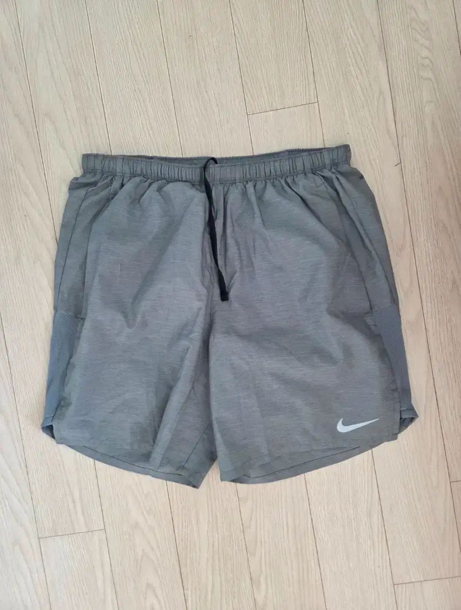 ナイキ ドライフィット 2 in 1 ランニング ハーフパンツ 出品