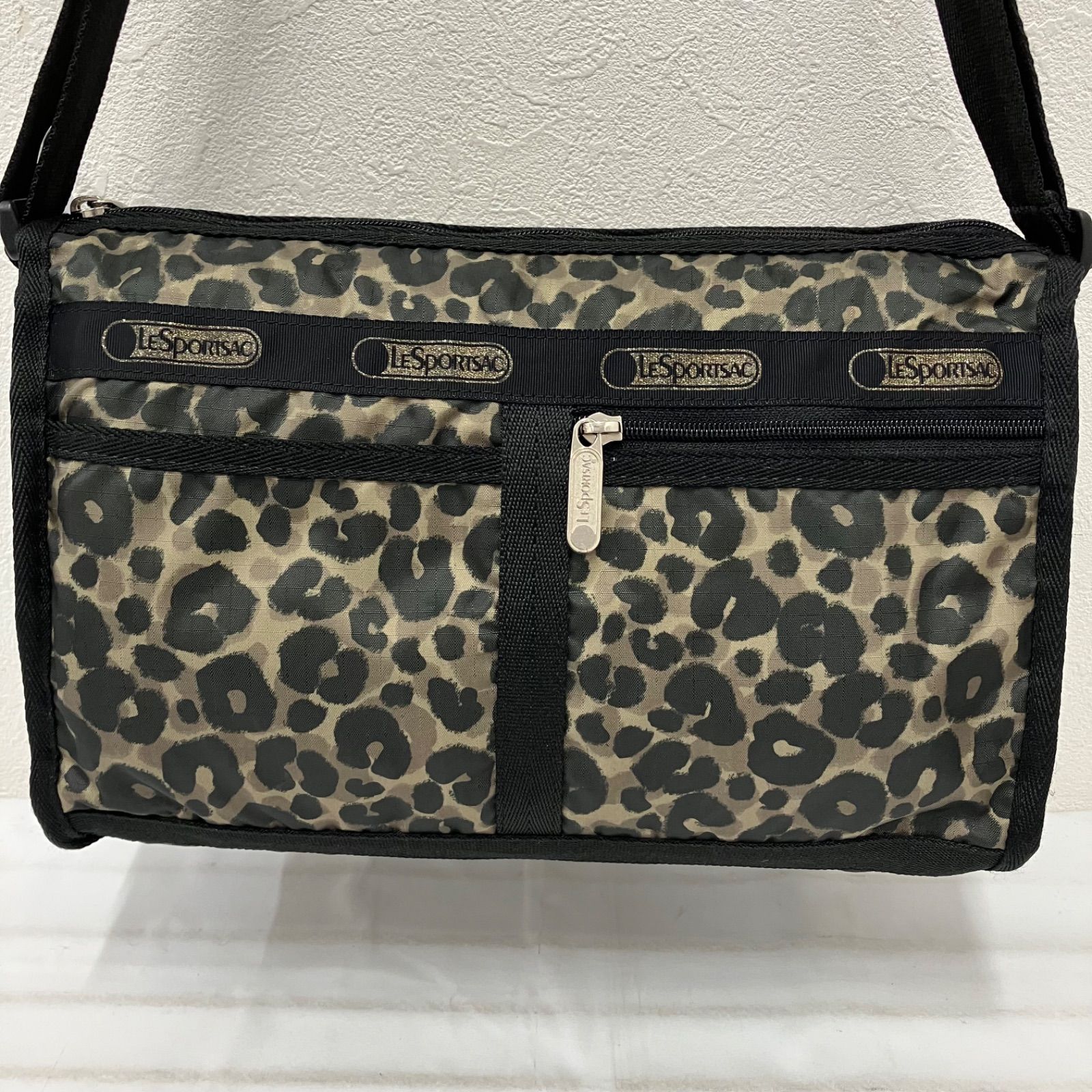 3545 LeSportsac レスポートサック ショルダーバッグ 斜めがけ 紐調節 
