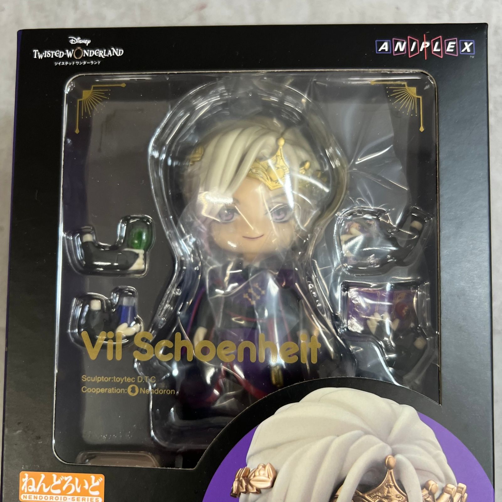 ディズニー ツイステッドワンダーランド ねんどろいど 1581＆缶バッチ