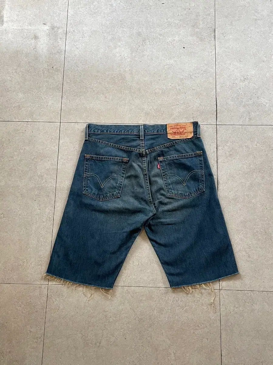 リーバイス 501 インディゴ カットオフ ハーフパンツ (33)