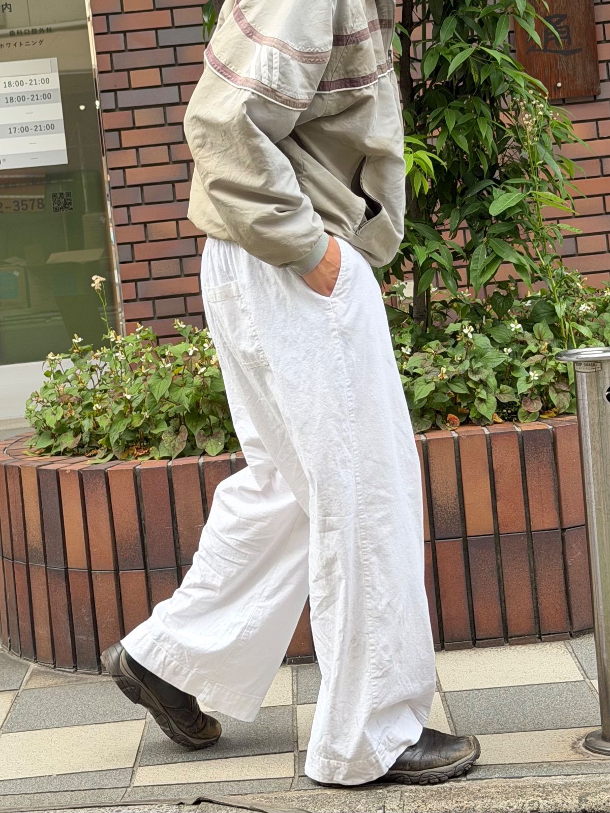 【 Wide Easy Slacks / White Color 】ワイドイージーパンツ　イージースラックス　白　Free