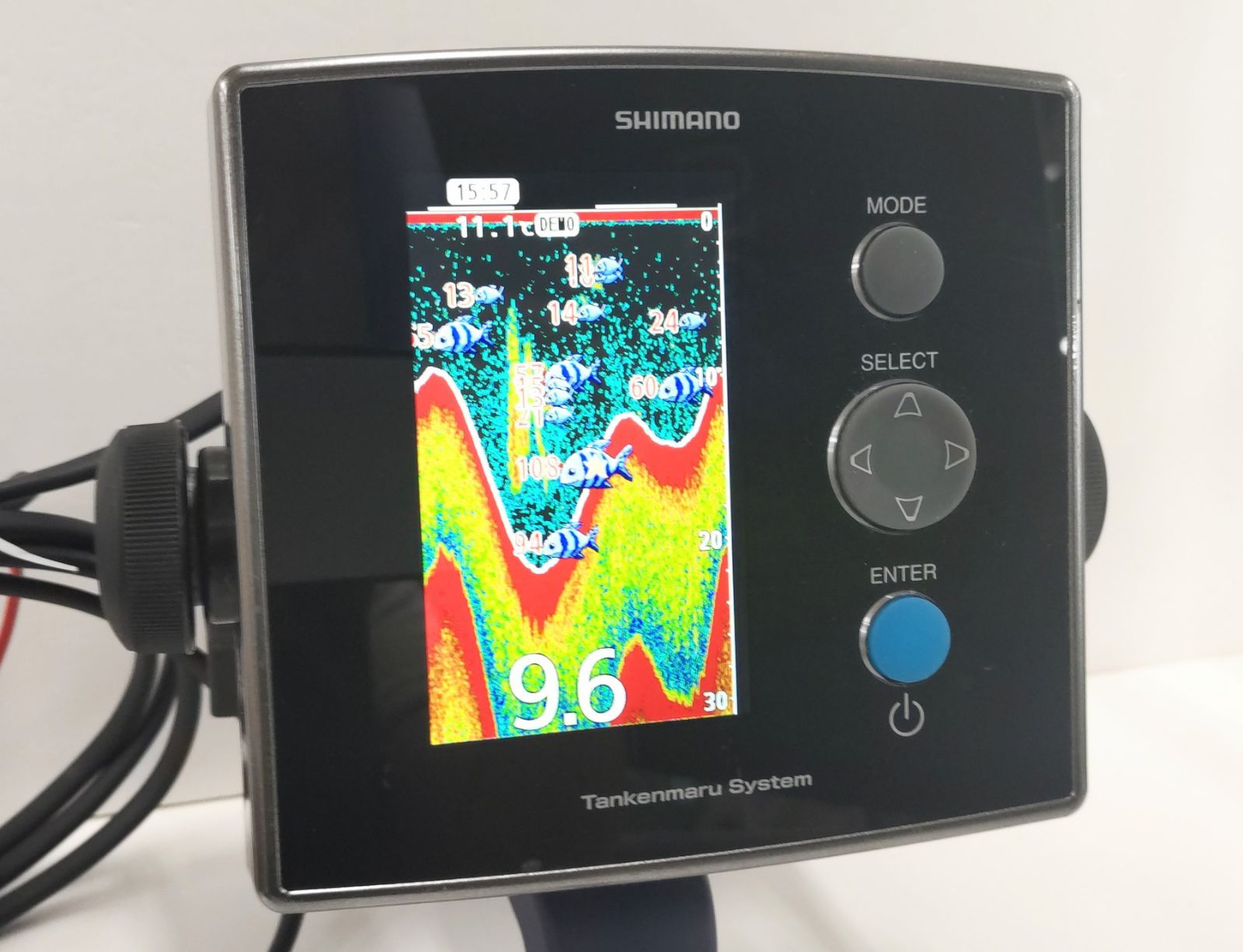 【美品】シマノ 探見丸 CV-FISH + 固定クランプ（01）魚群探知機　魚探　ビーストマスター　フォースマスター　船釣り　沖釣り　乗合船