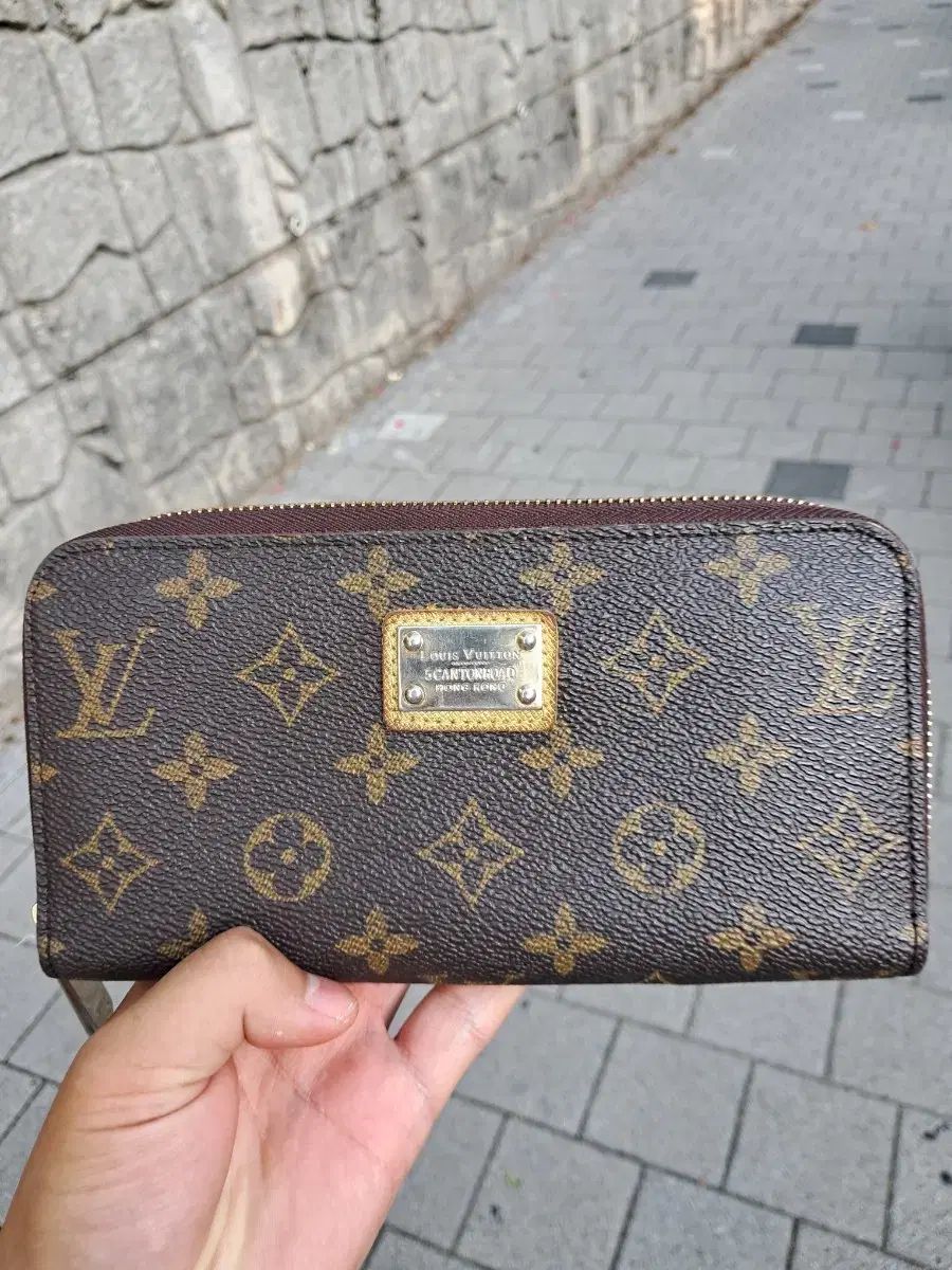 ルイヴィトン モノグラム ジッピー 長財布 ブラウン