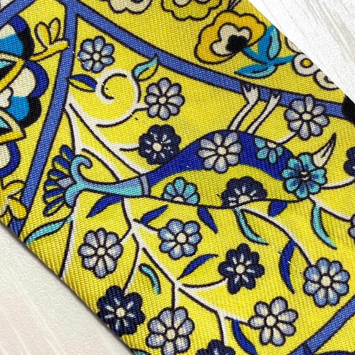 5572 HERMES エルメス ツイリー スカーフ 花咲く鳥たちの国で Au Pays