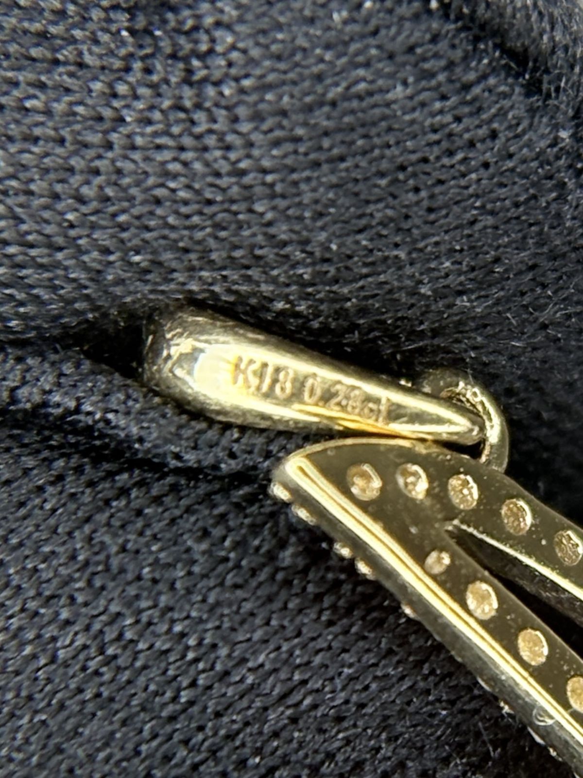 K18 ペンダントトップ イニシャル A ダイアモンド付き 1.5g 18金