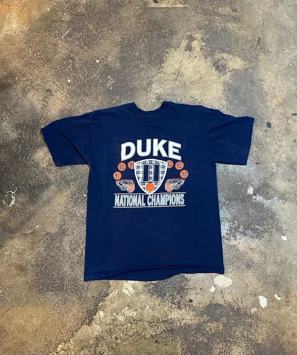 ヴィンテージ 90s duke 大学 バスケット Tシャツ
