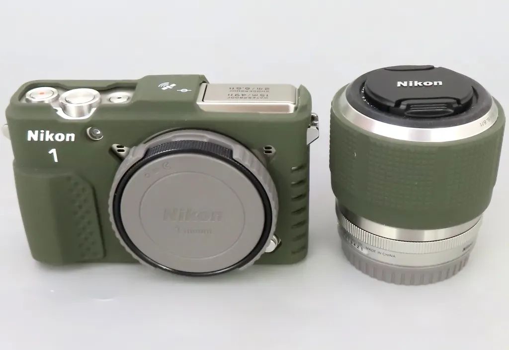 【中古】カメラ Nikon レンズ交換式アドバンストカメラ Nikon 1 AW1 防水ズームレンズキット 1425万画素 (シルバー) [1 AW1(J)SL S AW11-27.5]
