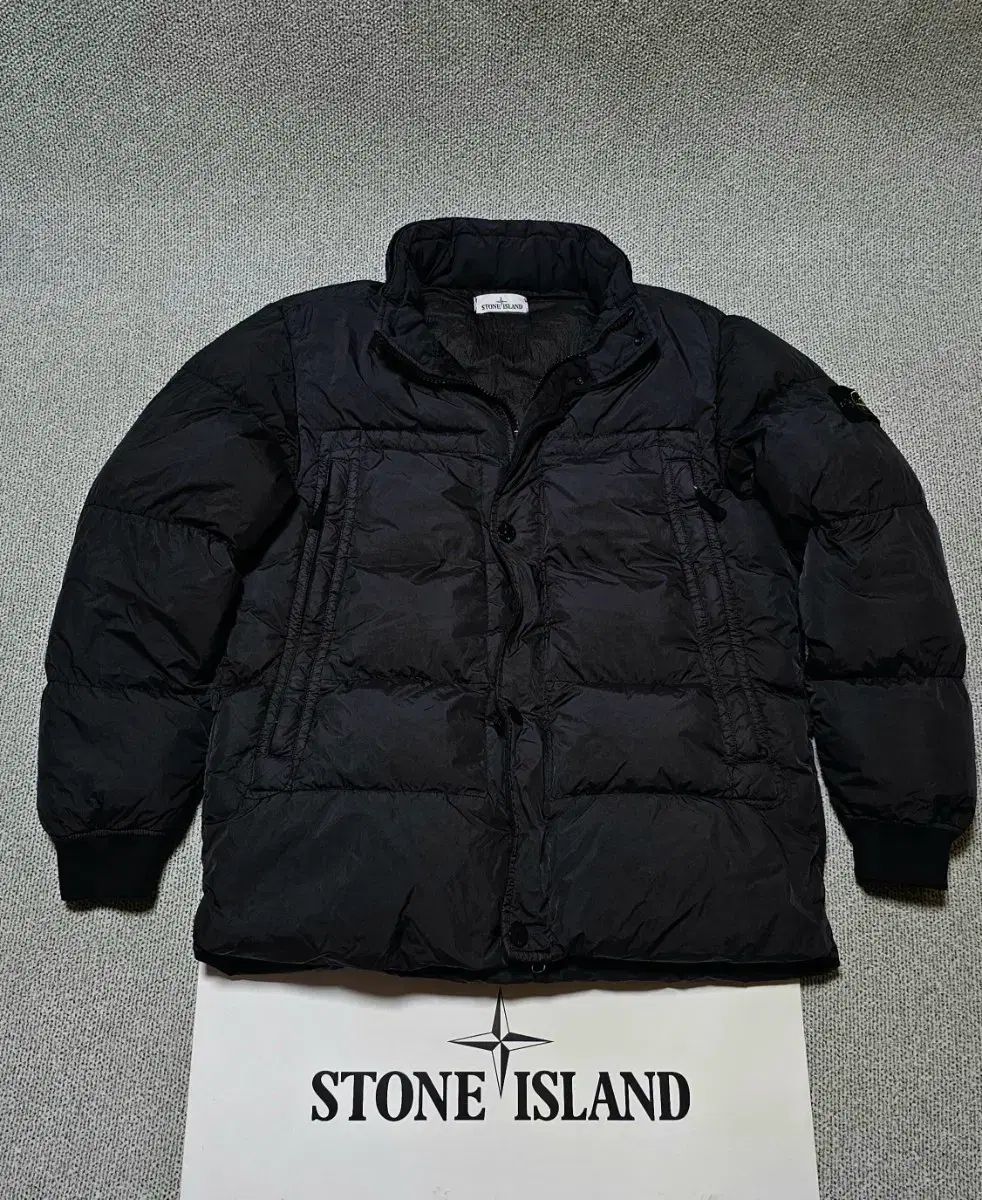 XLサイズ STONE ISLAND ストーンアイランド CRNK(クランク)ダウン ワッペン ブラック ダウン 新品級