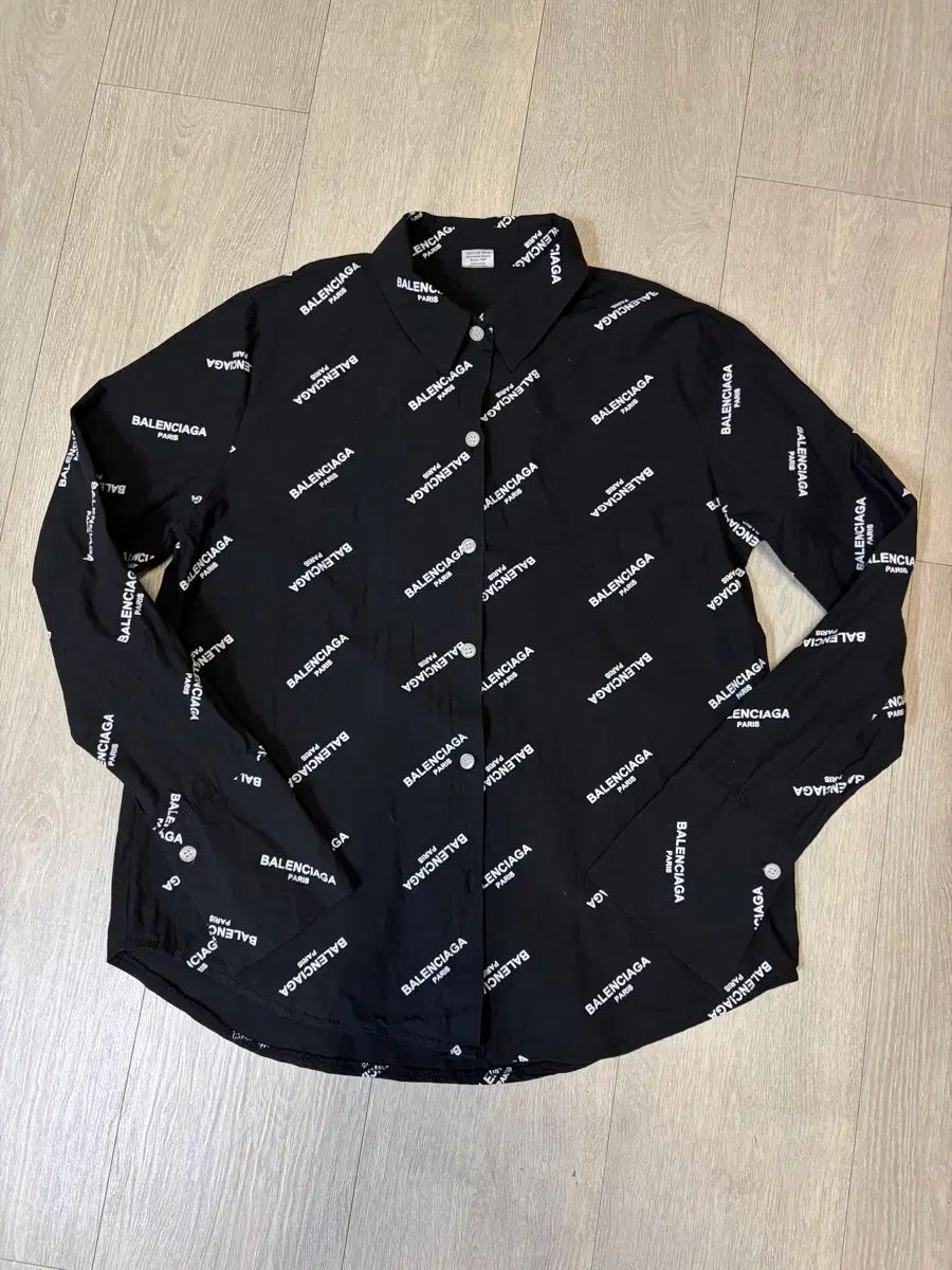 バレンロゴ プリント ブラック シャツ S シャカシャカ素材