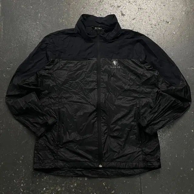 105 BLACK YAK ブラックヤク 軽量ウィンドブレーカー