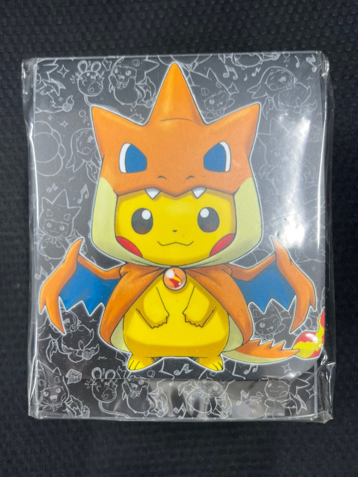 ポンチョを着たピカチュウ デッキケース メガリザードンY ポケカ