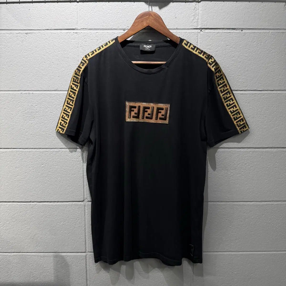 FENDI フェンディ ロゴ ブラック Tシャツ 半袖