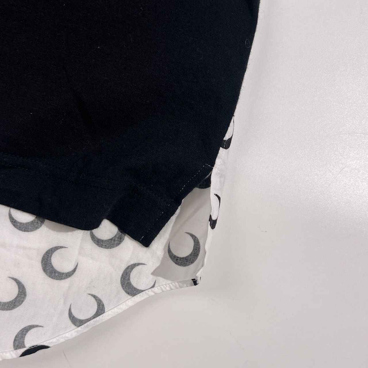 MARINE SERRE × COMME des GARCONS マリーンセル コムデギャルソン コラボ ムーン柄 長袖 Tシャツ カットソー L/ブラック×ホワイト系 レディース OB-B001 AD2018 MARINE SERRE × COMME des GARCONS マリーンセル コムデギャルソン コラボ ムーン柄 長袖 Tシャツ カットソー L/ブラック×ホワイト系 レディース OB-B001 AD2018