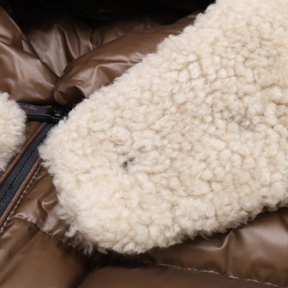MONCLER　モンクレール　GRENOBLE グルノーブル BARRHORN ムートンフーディ ダウンジャケット　3