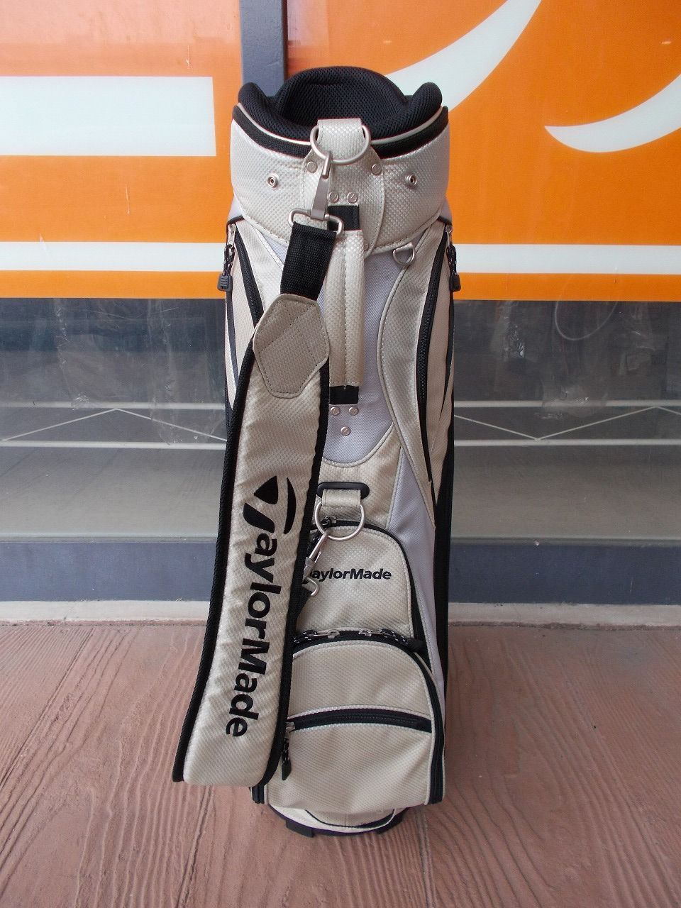 TaylorMade ゴルフバッグ 246 ベージュ　レア品 TaylorMade キャディバッグ ベージュ 6分割 テーラーメイド ゴルフ