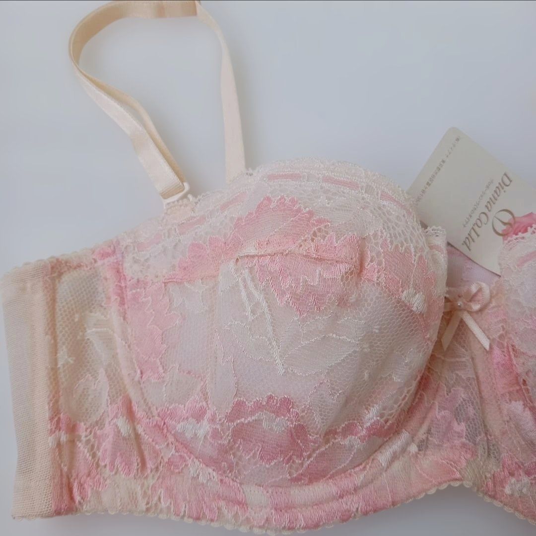 10＊ダイアナ ヴィーナスコレクション ブラジャー チェリーピンク