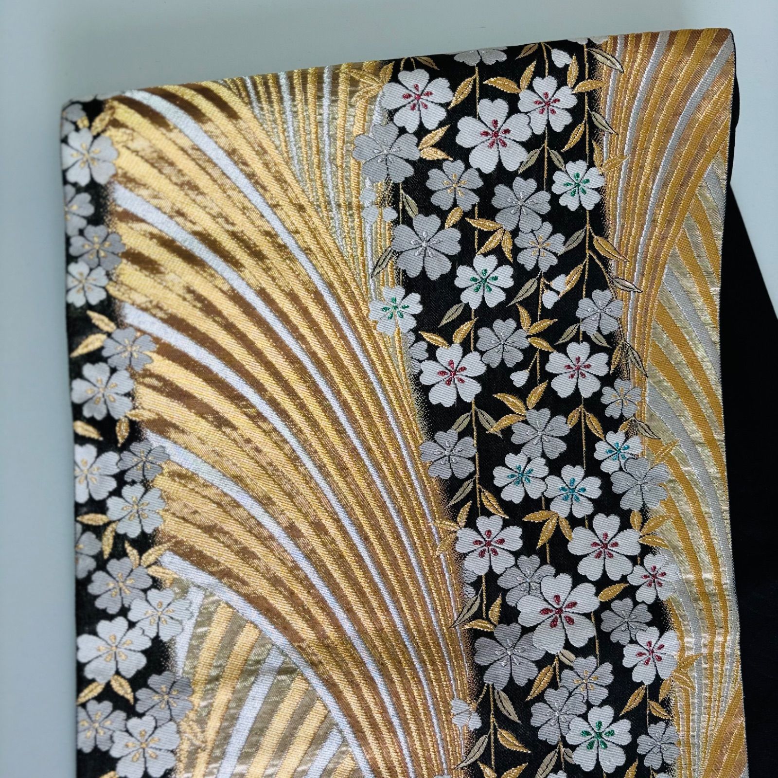 美品 袋帯 正絹 黒地 金 流水文 桜 フォーマル 振袖 訪問着 留袖 結婚